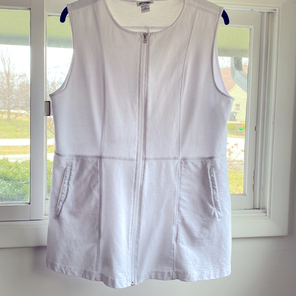 XXL sleeveless white 100% cotton top, worn once
